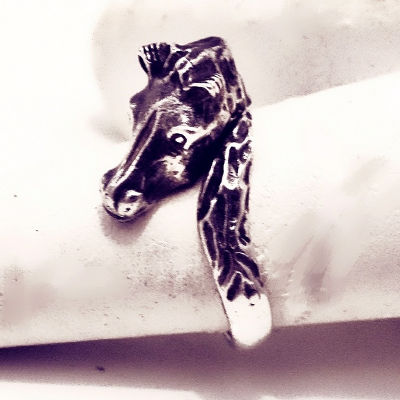 Vintage Designer signed AC Sterling Silver Horse Ring- Size 7.5 - Picture 6 of 6